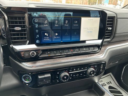 Used 2023 Chevrolet Silverado 1500 LTZ AWD/4WD image 31