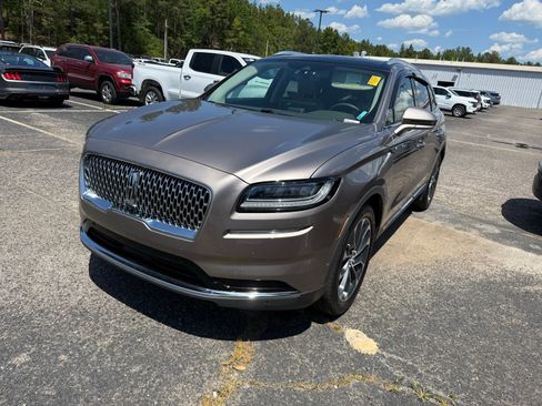 Used 2021 Lincoln Nautilus Reserve image 3