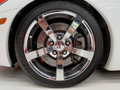 Used 2009 Chevrolet Corvette Coupe w/ Z51 Performance Package RWD image 38
