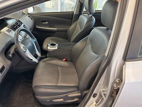 Used 2014 Toyota Prius V Five image 16