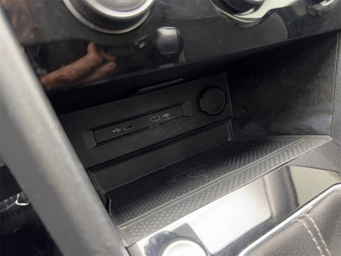 Used 2024 Volkswagen Taos SE image 69