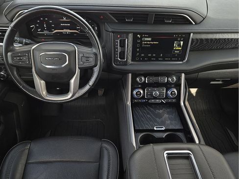 Used 2022 GMC Yukon XL Denali image 12