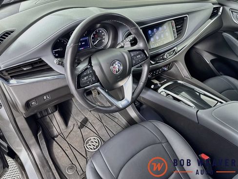 Used 2023 Buick Enclave Essence AWD/4WD image 11