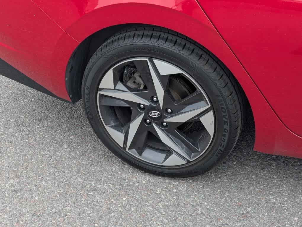 Used 2021 Hyundai Elantra Limited FWD image 12