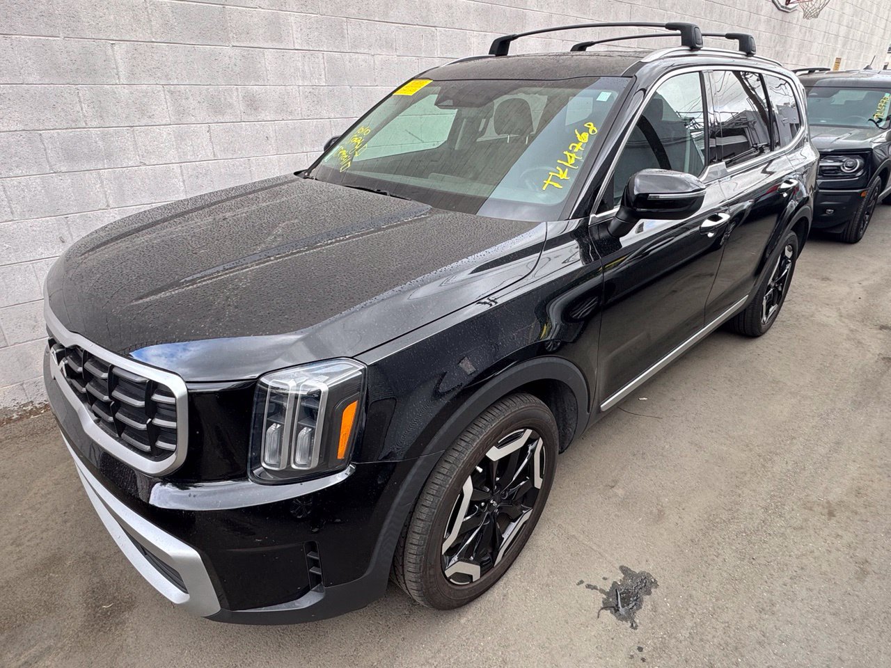 Certified 2024 Kia Telluride S w/ S Sunroof Package FWD image 2