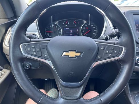Used 2022 Chevrolet Equinox LT FWD image 12