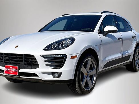 Used 2017 Porsche Macan Base image 2