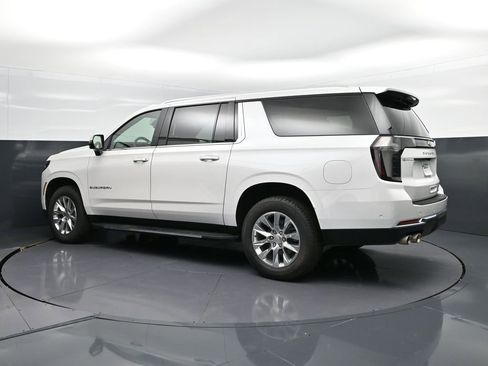 New 2025 Chevrolet Suburban Premier image 5