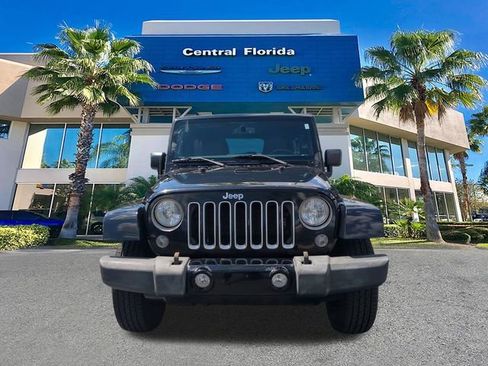Used 2016 Jeep Wrangler Unlimited Sahara w/ Connectivity Group AWD/4WD image 3