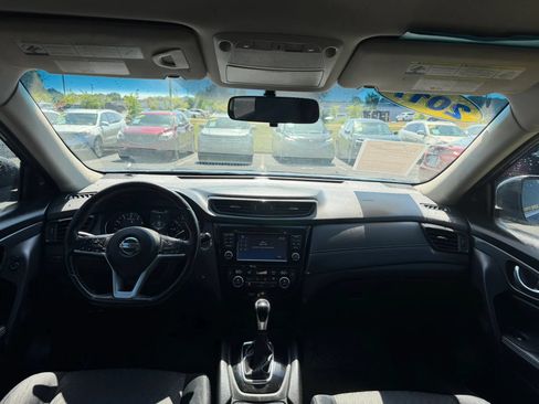 Used 2017 Nissan Rogue SV w/ SV Premium Package FWD image 18