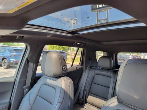 New 2026 Chevrolet Equinox LT w/ Convenience Package II AWD/4WD image 9