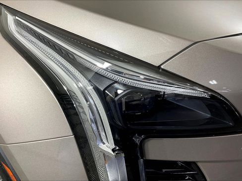 Used 2023 Cadillac XT4 Premium Luxury w/ Driver Assist Package image 31