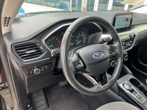 Used 2022 Ford Escape SE w/ SE Sport Appearance Package FWD image 23