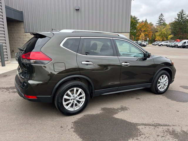 Used 2017 Nissan Rogue SV AWD/4WD image 5