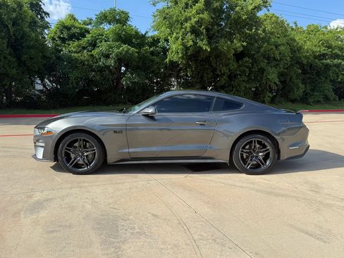 Used 2019 Ford Mustang GT w/ Black Accent Package RWD image 3