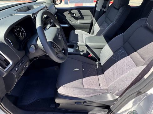 New 2026 Nissan Frontier SV w/ SV Convenience Package image 9