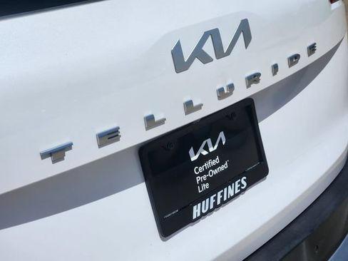 Used 2022 Kia Telluride S FWD image 10