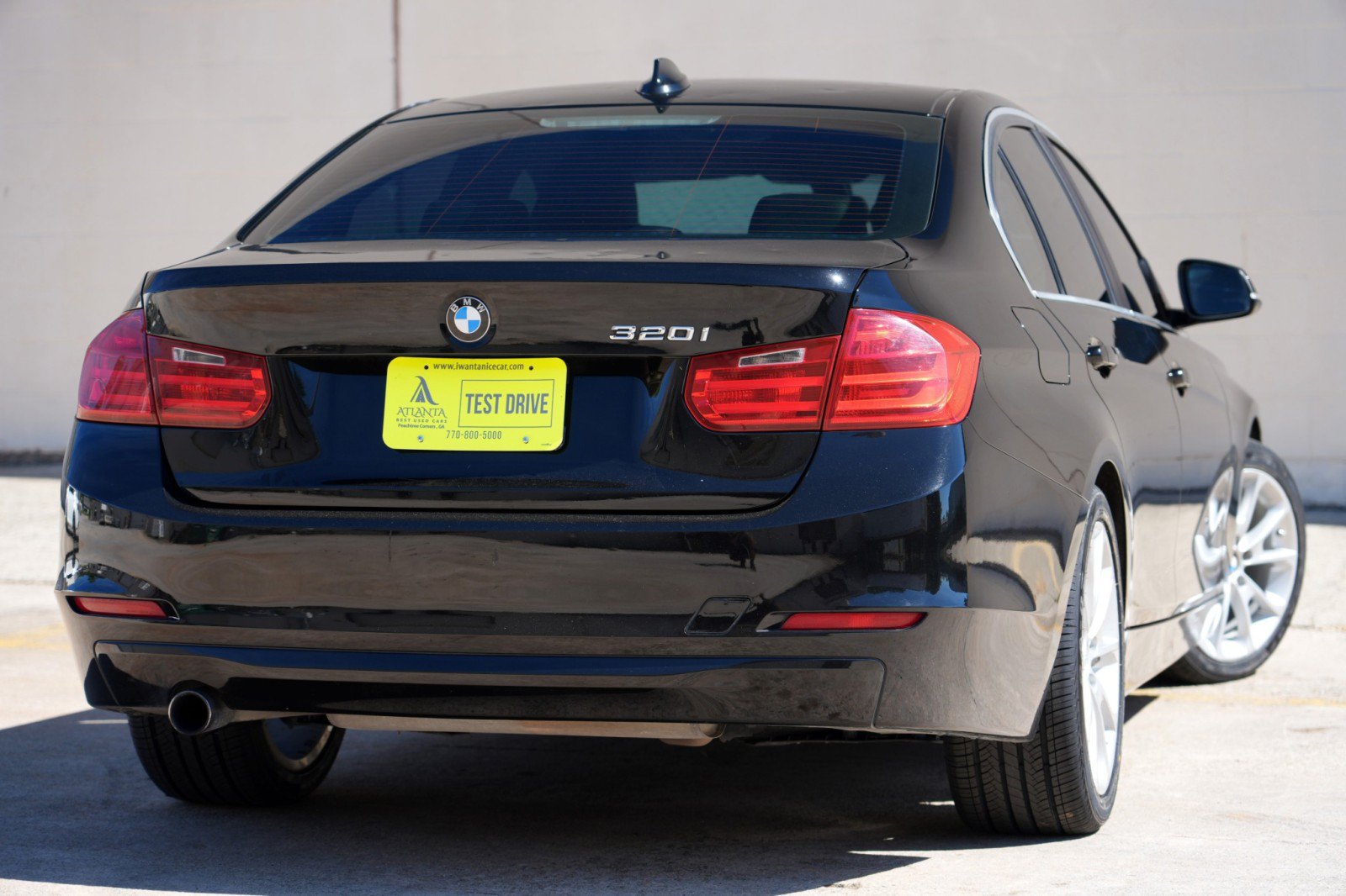 Used 2015 BMW 320i Sedan RWD image 4