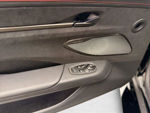 Used 2025 Aston Martin V8 Vantage Coupe image 12