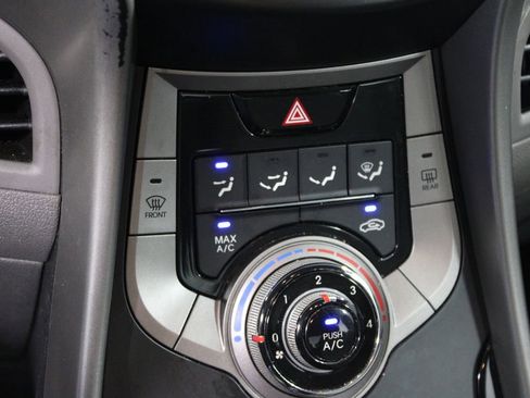 Used 2013 Hyundai Elantra GLS image 24