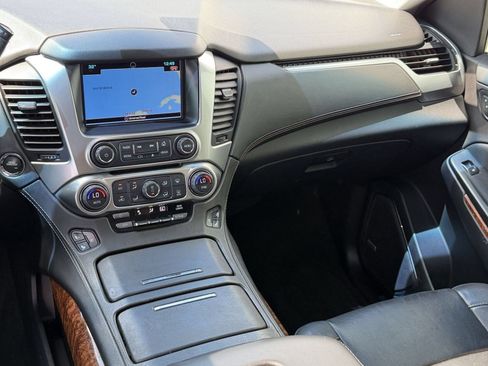 Used 2016 Chevrolet Suburban LTZ RWD image 18