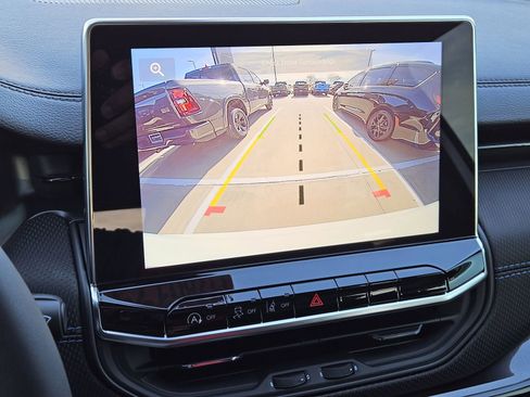 New 2026 Jeep Compass Latitude image 19