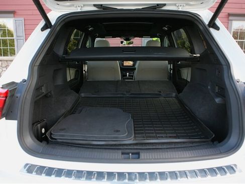 Used 2019 Volkswagen Tiguan S image 16