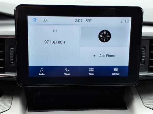 Used 2024 Ford Explorer XLT w/ Equipment Group 202A AWD/4WD image 18