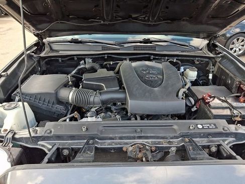 Used 2019 Toyota Tacoma SR w/ SR Convenience Package AWD/4WD image 26