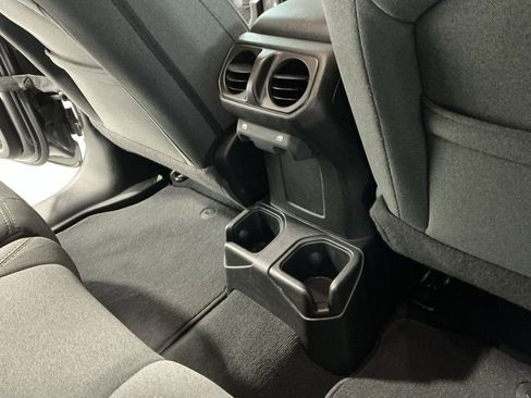 Used 2024 Jeep Wrangler Sport S image 21