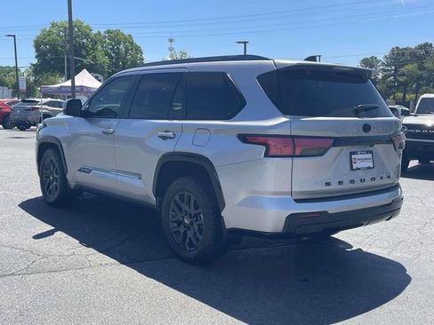 Used 2026 Toyota Sequoia Platinum AWD/4WD image 4