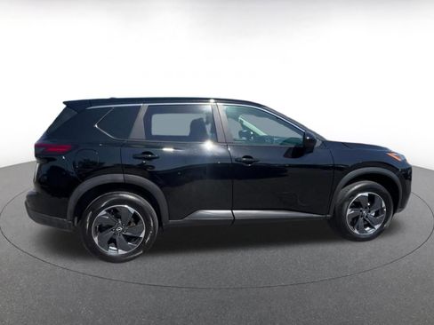 Used 2025 Nissan Rogue SV AWD/4WD image 16