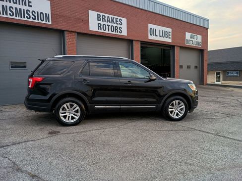 Used 2019 Ford Explorer XLT w/ Equipment Group 201A AWD/4WD image 6