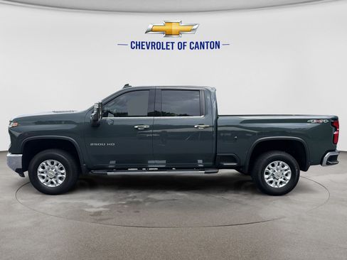 Used 2025 Chevrolet Silverado 2500 LTZ w/ LTZ Convenience Package AWD/4WD image 8