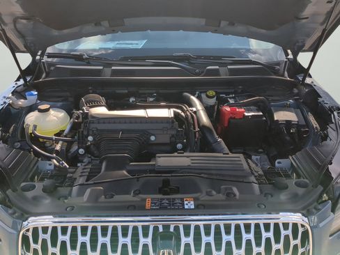 New 2026 Lincoln Corsair Premiere w/ Rear Removable Package Tray FWD image 24
