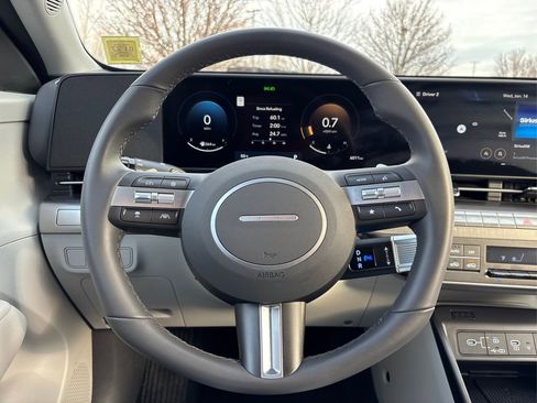 Certified 2025 Hyundai Kona SEL image 21