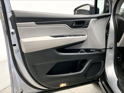 Used 2023 Honda Odyssey EX-L image 18