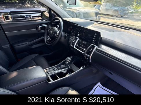 Used 2021 Kia Sorento S FWD image 17