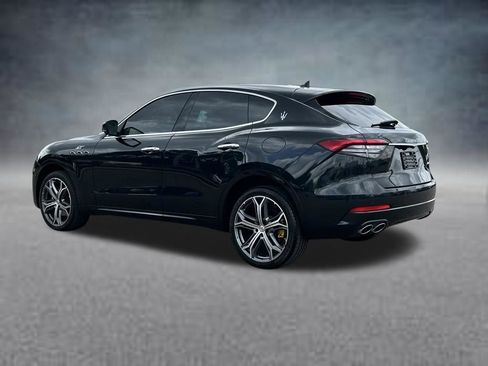 Used 2023 Maserati Levante GT AWD/4WD image 3