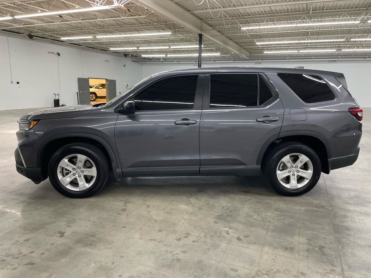 Used 2023 Honda Pilot LX image 13