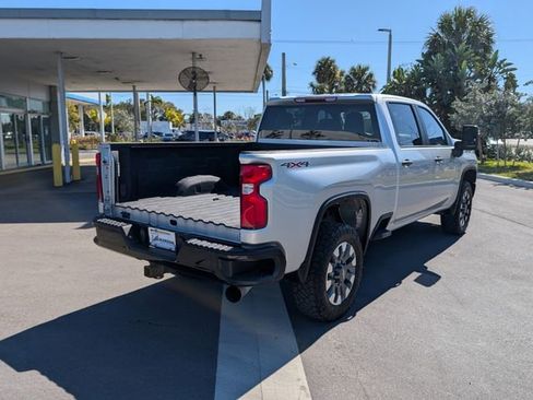 Used 2021 Chevrolet Silverado 2500 Custom w/ Custom Value Package image 12