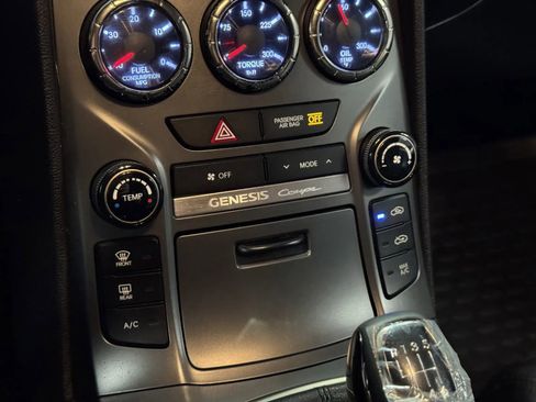 Used 2014 Hyundai Genesis 3.8 image 16