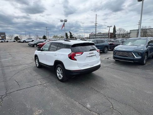 Certified 2023 GMC Terrain SLE w/ Driver Convenience Package AWD/4WD image 5