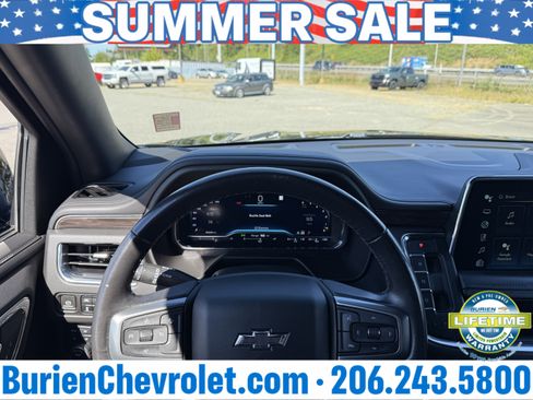 Used 2022 Chevrolet Suburban Z71 AWD/4WD image 13