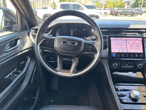 Used 2022 Jeep Grand Cherokee Overland AWD/4WD image 14