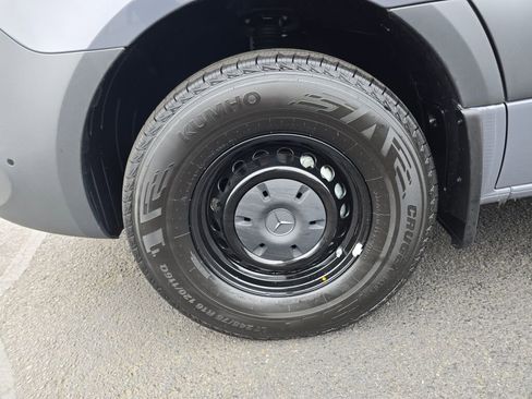 New 2025 Mercedes-Benz Sprinter 2500 image 9