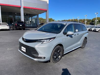 New 2026 Toyota Sienna XLE Woodland Edition