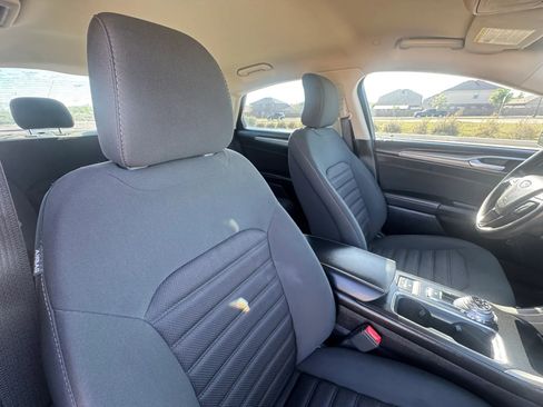Used 2018 Ford Fusion SE image 38