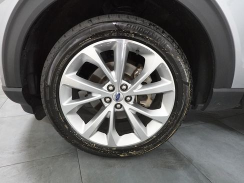 Certified 2023 Ford Explorer Platinum w/ Technology Package AWD/4WD image 38