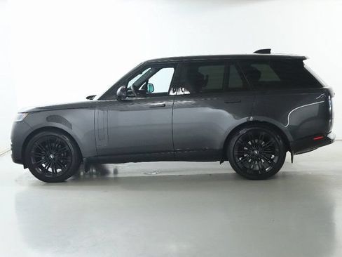 Used 2025 Land Rover Range Rover SE AWD/4WD image 4